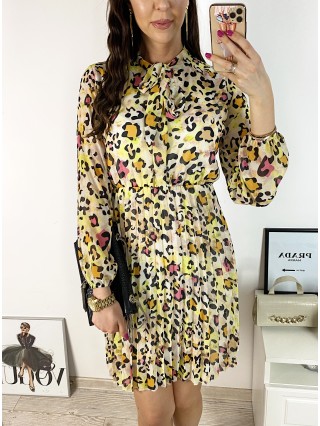 Rochie de zi casual galbena cu imprimeu animal print si snur la gat