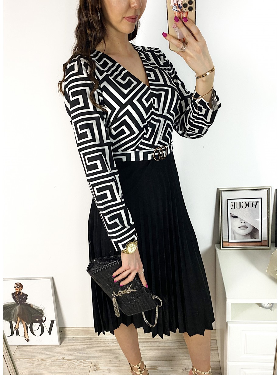 Rochie dama eleganta midi neagra cu pliuri si imprimeu zig zag Half