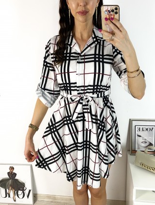 Rochie de zi ieftina alba cu imprimeu linii si cordon in talie