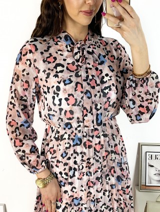 Rochie de zi casual roz cu imprimeu animal print si snur la gat