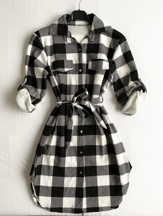 Rochie ieftina casual stil camasa lunga neagra cu carouri si cordon in talie