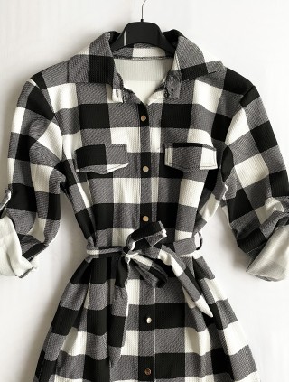 Rochie ieftina casual stil camasa lunga neagra cu carouri si cordon in talie