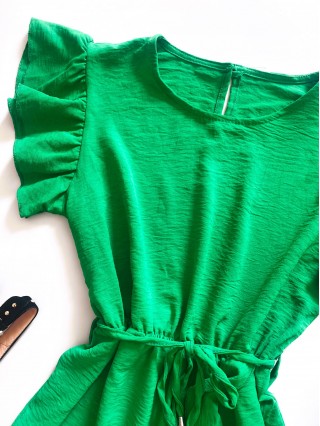 Rochie de zi scurta verde cu volanase la manecute si format parte peste parte