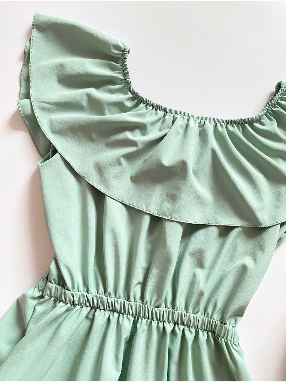 Rochie de zi scurta khaki cu volanase pe umeri