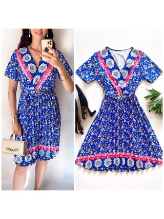 Rochie casual ieftina albastra cu imprimeu floral, maneca scurta si model indian la decolteu