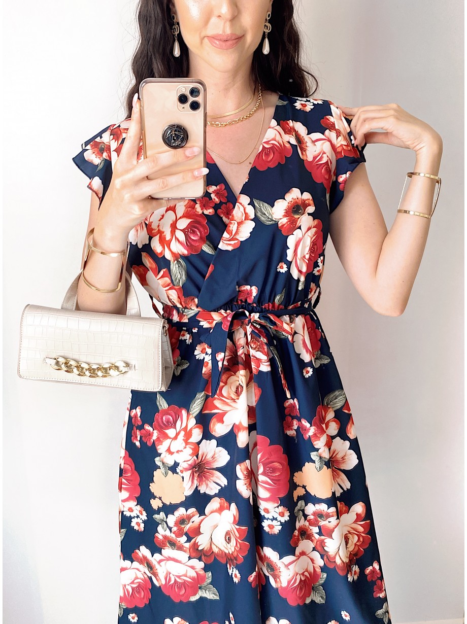 Rochie de zi midi neagra cu flori si volanase la manecute