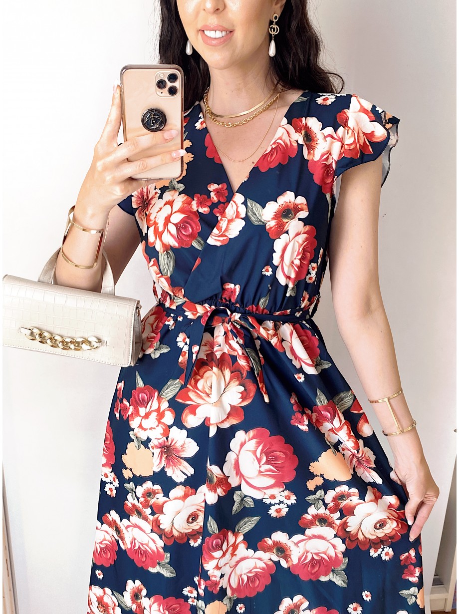 Rochie de zi midi neagra cu flori si volanase la manecute