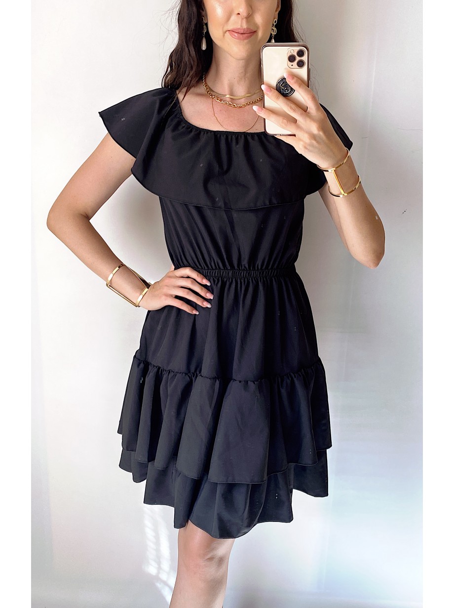 Rochie de zi scurta neagra cu volanase pe umeri