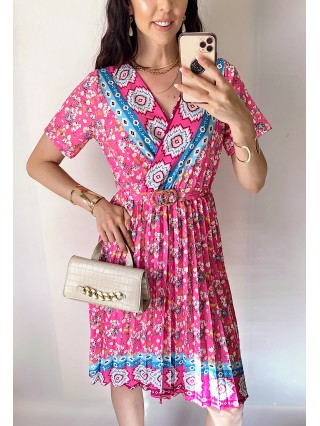 Rochie casual ieftina roz cu imprimeu floral, maneca scurta si model indian la decolteu