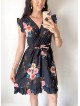 Rochie de zi scurta neagra cu flori si volanase la manecute