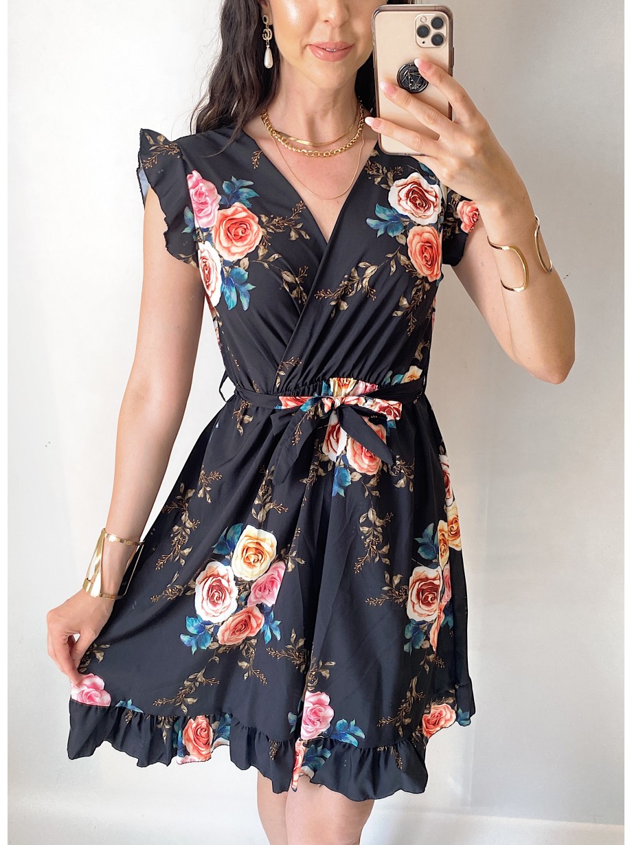 Rochie de zi scurta neagra cu flori si volanase la manecute