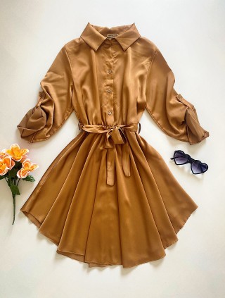 Rochie de zi scurta ieftina tip camasa maro cu nasturi si cordon in talie