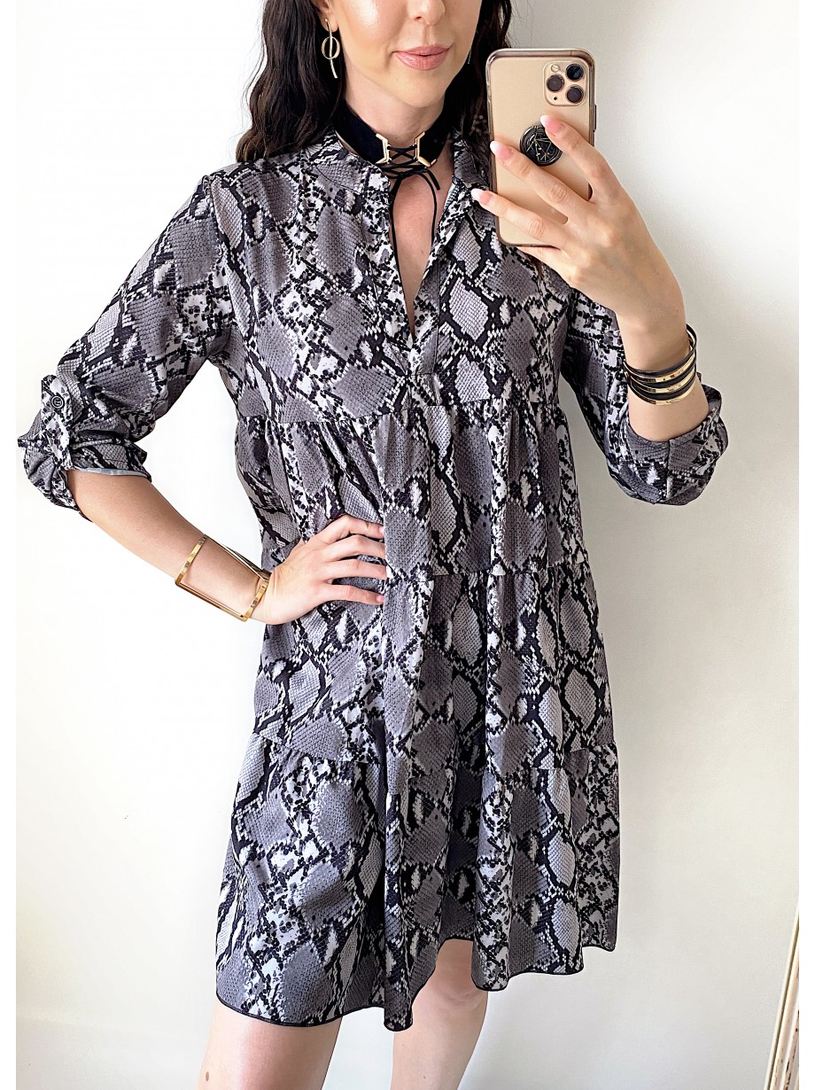 Rochie de zi ieftina lejera gri inchis cu imprimeu snake