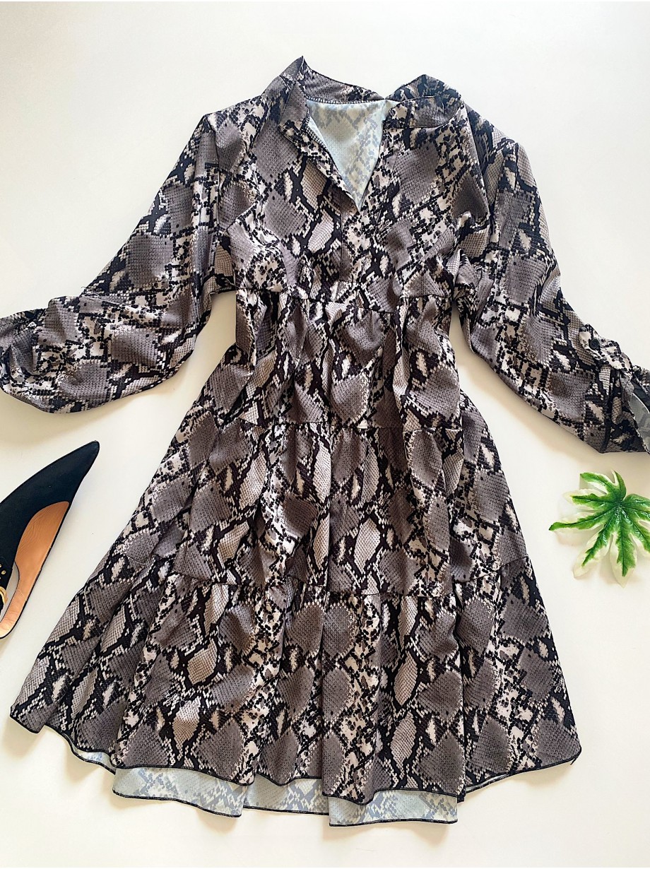 Rochie de zi ieftina lejera gri inchis cu imprimeu snake