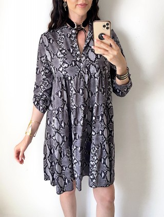 Rochie de zi ieftina lejera gri inchis cu imprimeu snake