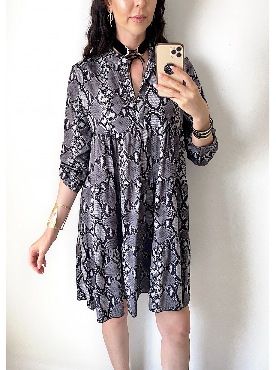 Rochie de zi ieftina lejera gri inchis cu imprimeu snake
