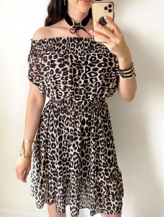 Rochie de zi ieftina maro cu imprimeu animal print si umerii goi