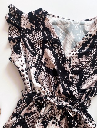 Rochie de zi scurta gri cu imprimeu snake print si volanase la manecute