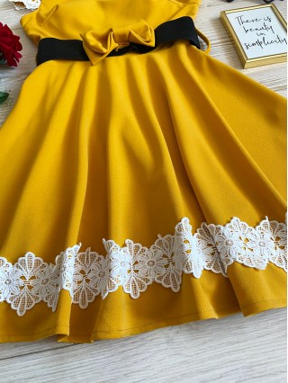 Rochie de ocazie scurta cloche galbena cu funda in talie