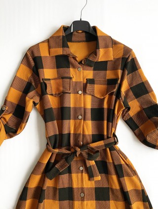 Rochie ieftina casual stil camasa lunga galbena cu carouri si cordon in talie