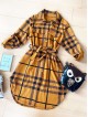 Rochie ieftina casual stil camasa lunga galbena cu dungi si cordon in talie
