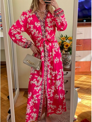 Rochie eleganta lunga roz cu imprimeu floral auriu, maneci largi si cordon in talie