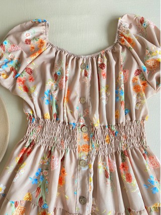 Rochie midi de vara lejera cu imprimeu floral de culoare crem