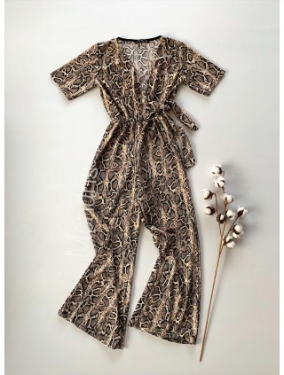 Salopeta dama casual lunga crem cu imprimeu snakeskin si cordon in talie