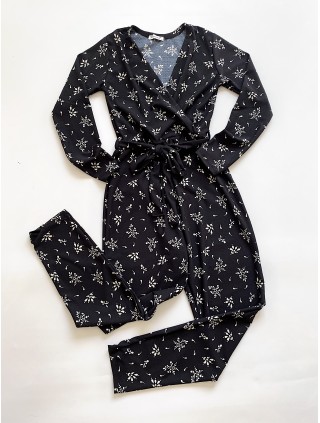 Salopeta dama casual lunga neagra cu artificii albe si cordon in talie