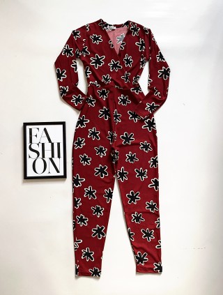 Salopeta dama casual lunga visinie cu imprimeu pete negre si cordon in talie