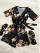 Salopeta dama casual scurta neagra cu imprimeu flori corai