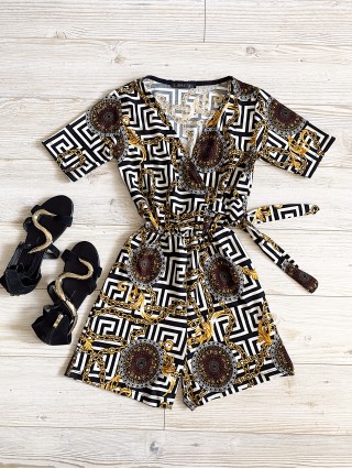 Salopeta dama casual scurta neagra cu imprimeu zig-zag