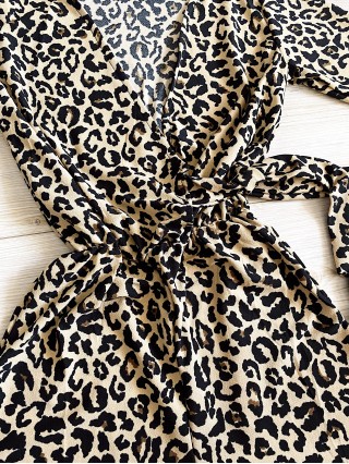 Salopeta dama casual scurta maro cu imprimeu animal print