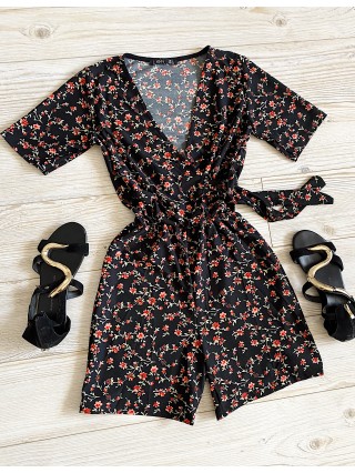 Salopeta dama casual scurta neagra cu imprimeu flori rosii mici