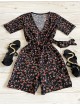 Salopeta dama casual scurta neagra cu imprimeu flori rosii mici