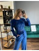 Trening dama superb albastru din catifea cu pantaloni largi si bluza cu umeri bufanti