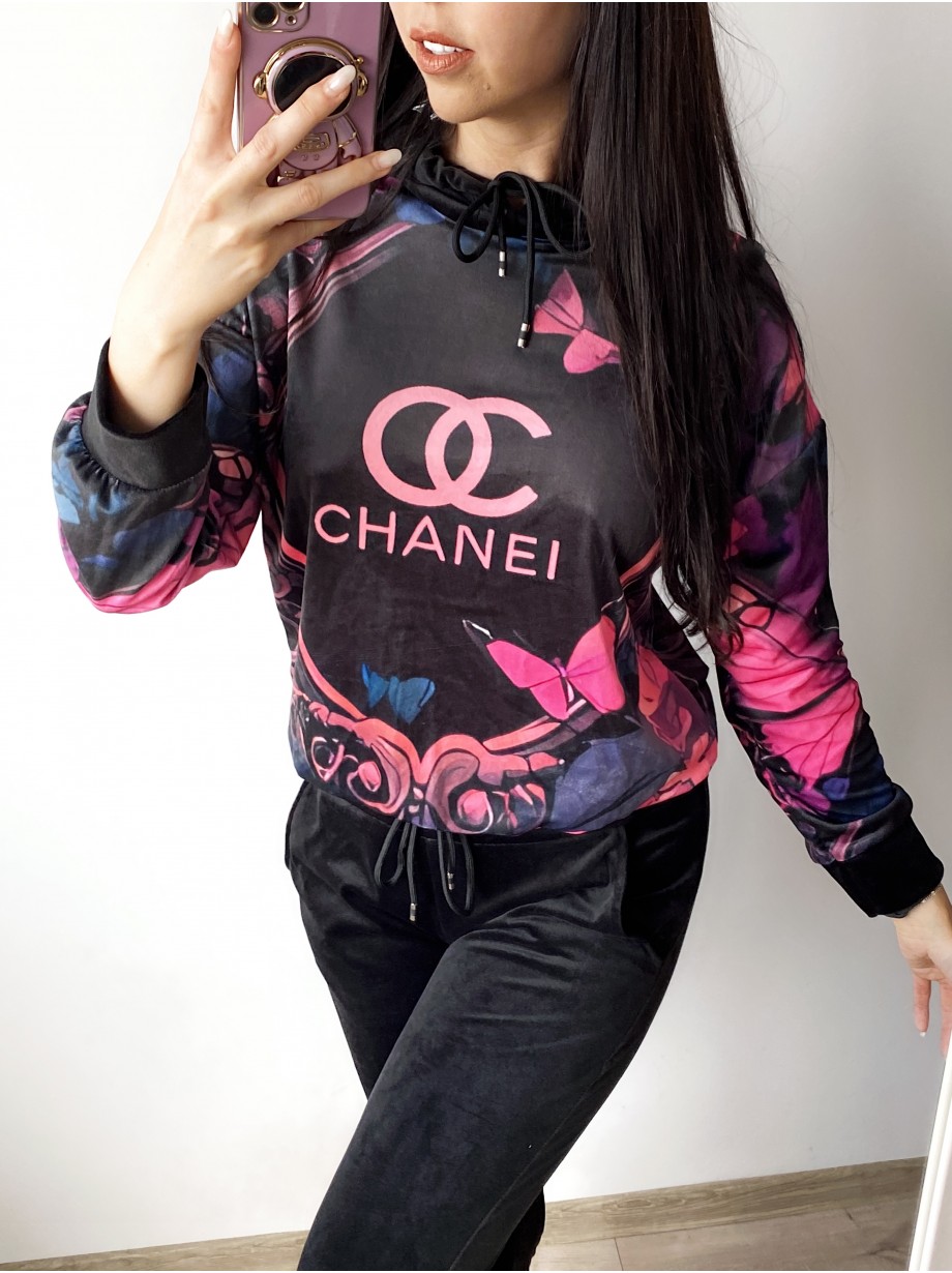 Trening dama din CATIFEA cu pantaloni lungi negri cu snur si bluza cu gluga imprimeu CHANEI 