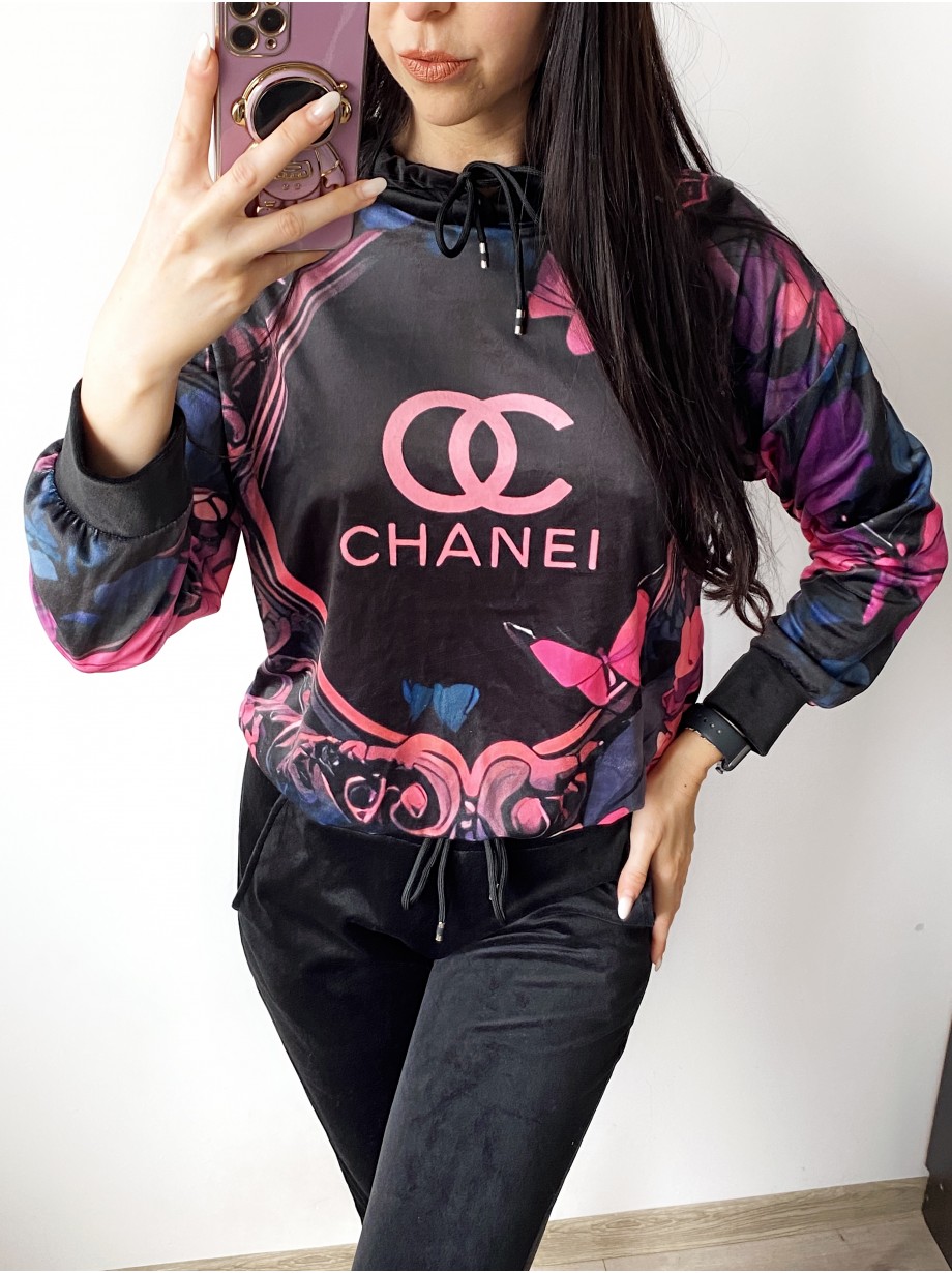 Trening dama din CATIFEA cu pantaloni lungi negri cu snur si bluza cu gluga imprimeu CHANEI 