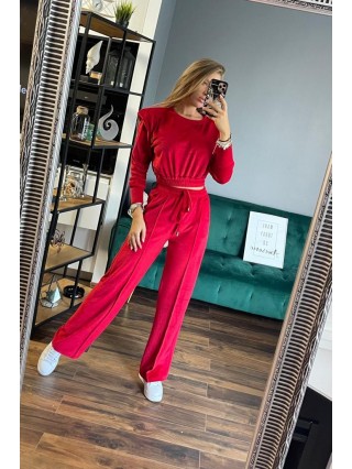 Trening dama superb rosu din catifea cu pantaloni largi si bluza cu umeri bufanti