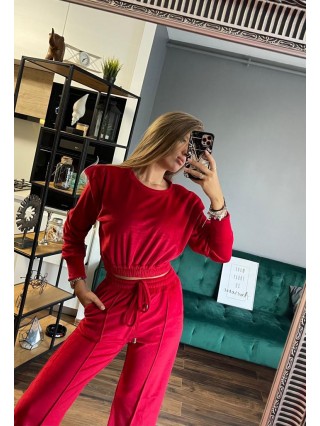 Trening dama superb rosu din catifea cu pantaloni largi si bluza cu umeri bufanti