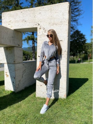 Trening dama superb gri din catifea cu pantaloni stramti si hanorac in V cu fermoar si gluga