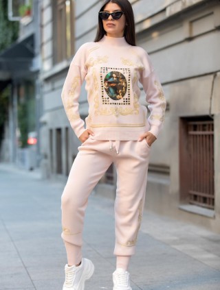 Trening dama din tricot roz cu bluza pe gat si model Tablou