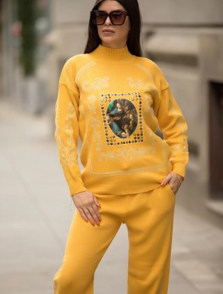 Trening dama din tricot galben cu bluza pe gat si model Tablou