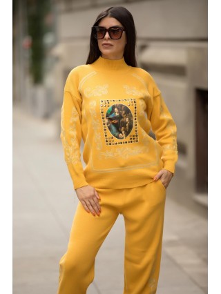 Trening dama din tricot galben cu bluza pe gat si model Tablou