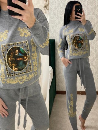 Trening dama din tricot gri cu bluza pe gat si model Tablou